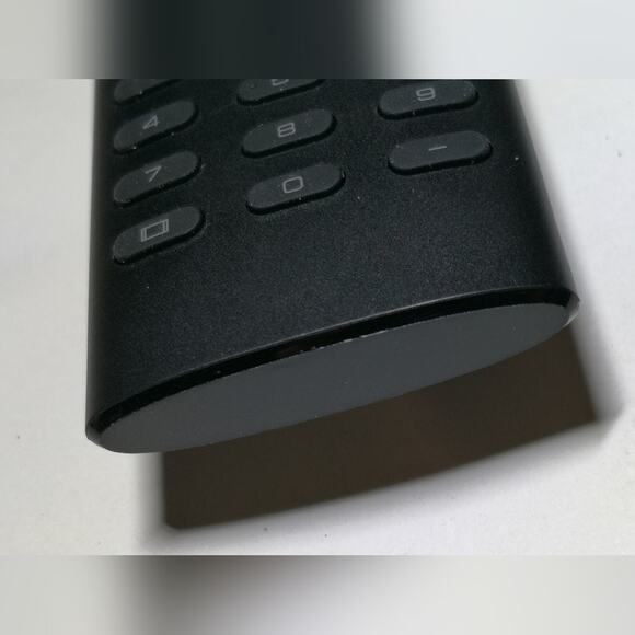 Unbranded Remote Controller for Vizio TVs w/ vudu, netflix, prime, xumo, crackle - Picture 8 of 9